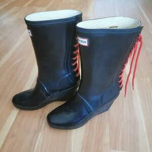Hunter Women's Wedge Black Boots with Red Side Laces
